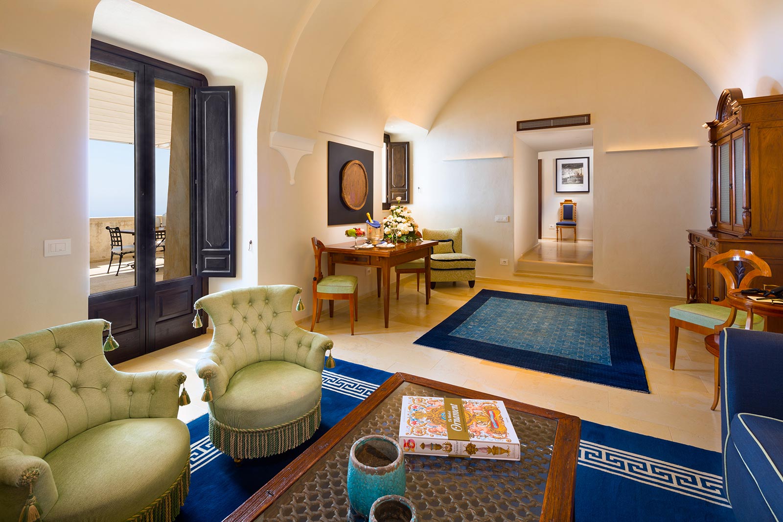 12 Amazing and Luxurious Hotel Suites You Deserve To Enjoy On Your Next Big Vacation
